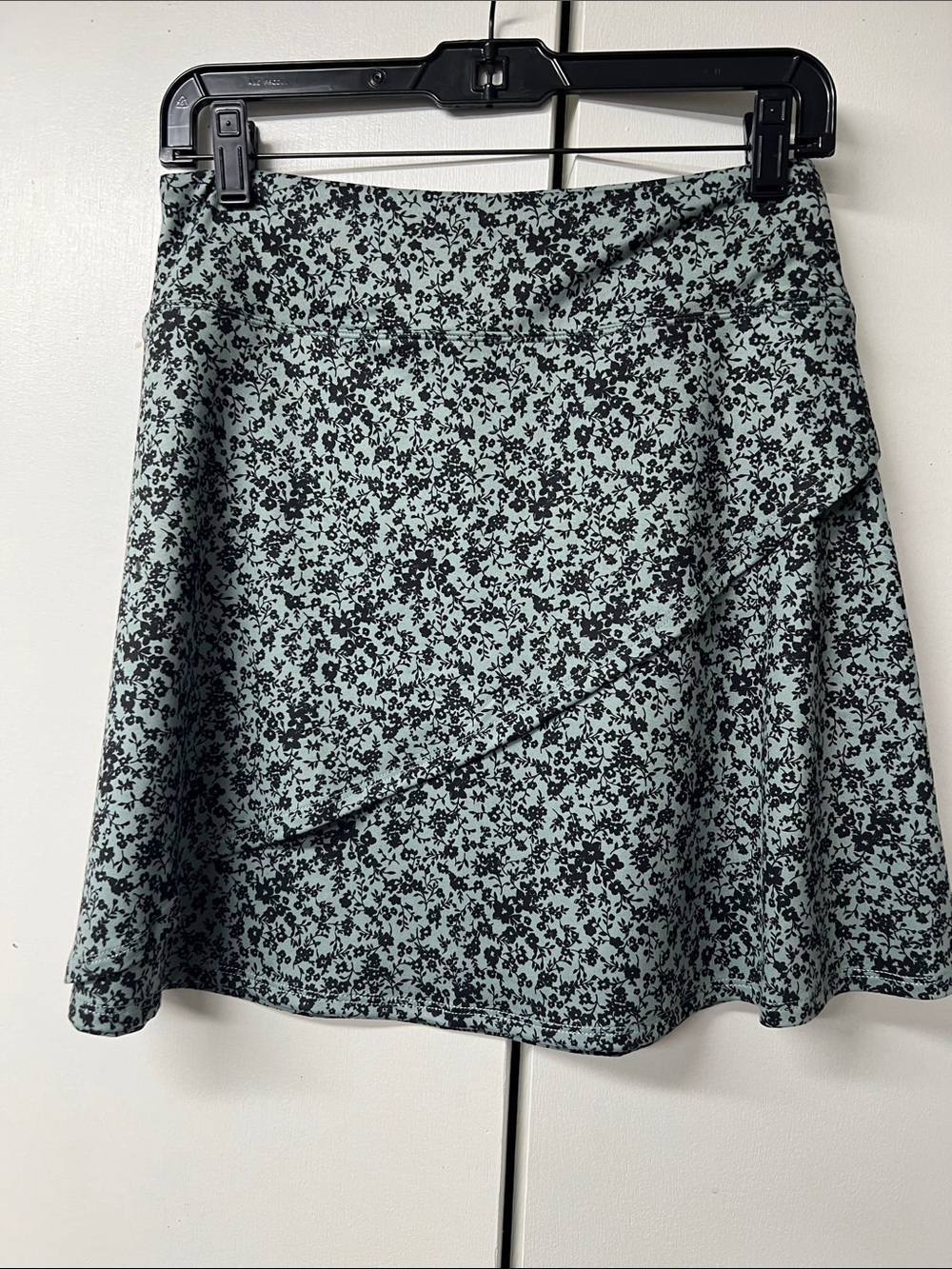 Eddie Bauer Mint and Black Floral Skater Skirt